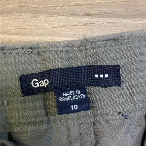 GAP Gray Capri Chinos, SZ 10 - Picture 2 of 9